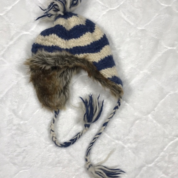 American Eagle Outfitters Accessories - 🎈AE Trapper Hat w/Faux Fur